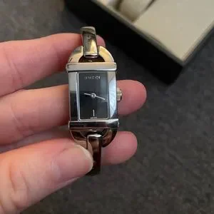 Ladie’s Rectangular Gucci Timepiece 6800L Gucci Bangle - Ref. 6800L Vintage Ladies main image 3